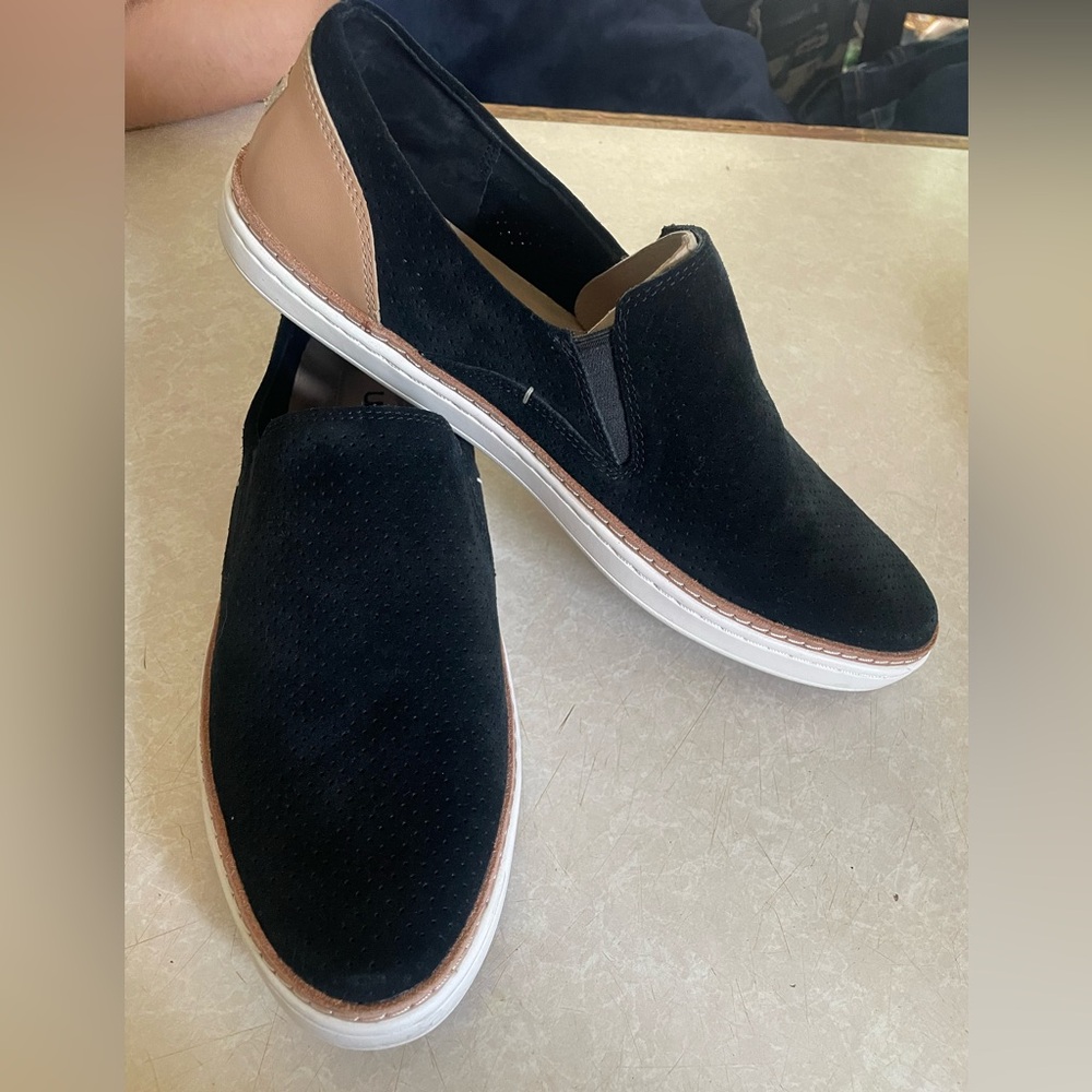 Ugg Women's Adley Perf Slip-On Size 9 Color Soft Black Suede Leather Heel Cap